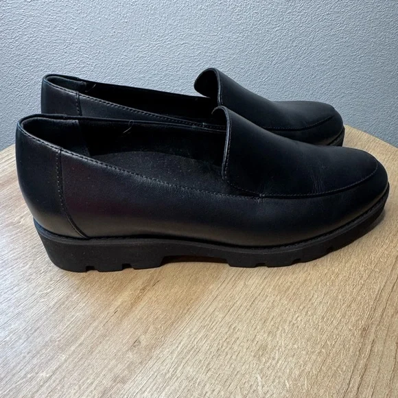 Vionic Kensley Slip-on Loafer - Picture 9 of 10